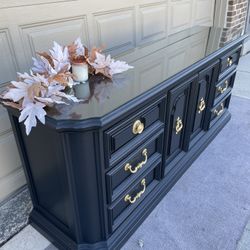 🥂 King Bernhardt Dresser Credenza Nightstands/End Tables