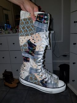 Limited edition Converse size 8 in womens