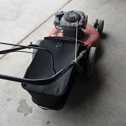 Briggs and Stratton Lawn Mower 
