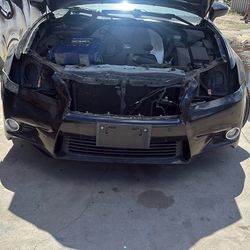 2013 only Lexus gs350 front bumper assy no grill