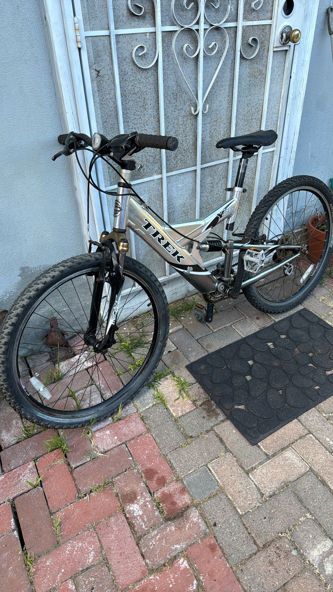 Trek Full Suspension 26” Mountain Bike $50