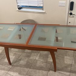 Extendable Glass Dining Table  160$