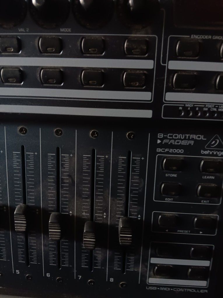 Beringer Bcf2000 B control Fader