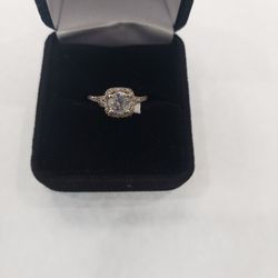 14k 2.4g 1.42 Total Carat Halo Ring