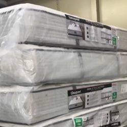 NEW- Beautyrest Pillow Top Mattress FULL Size and Boxspring