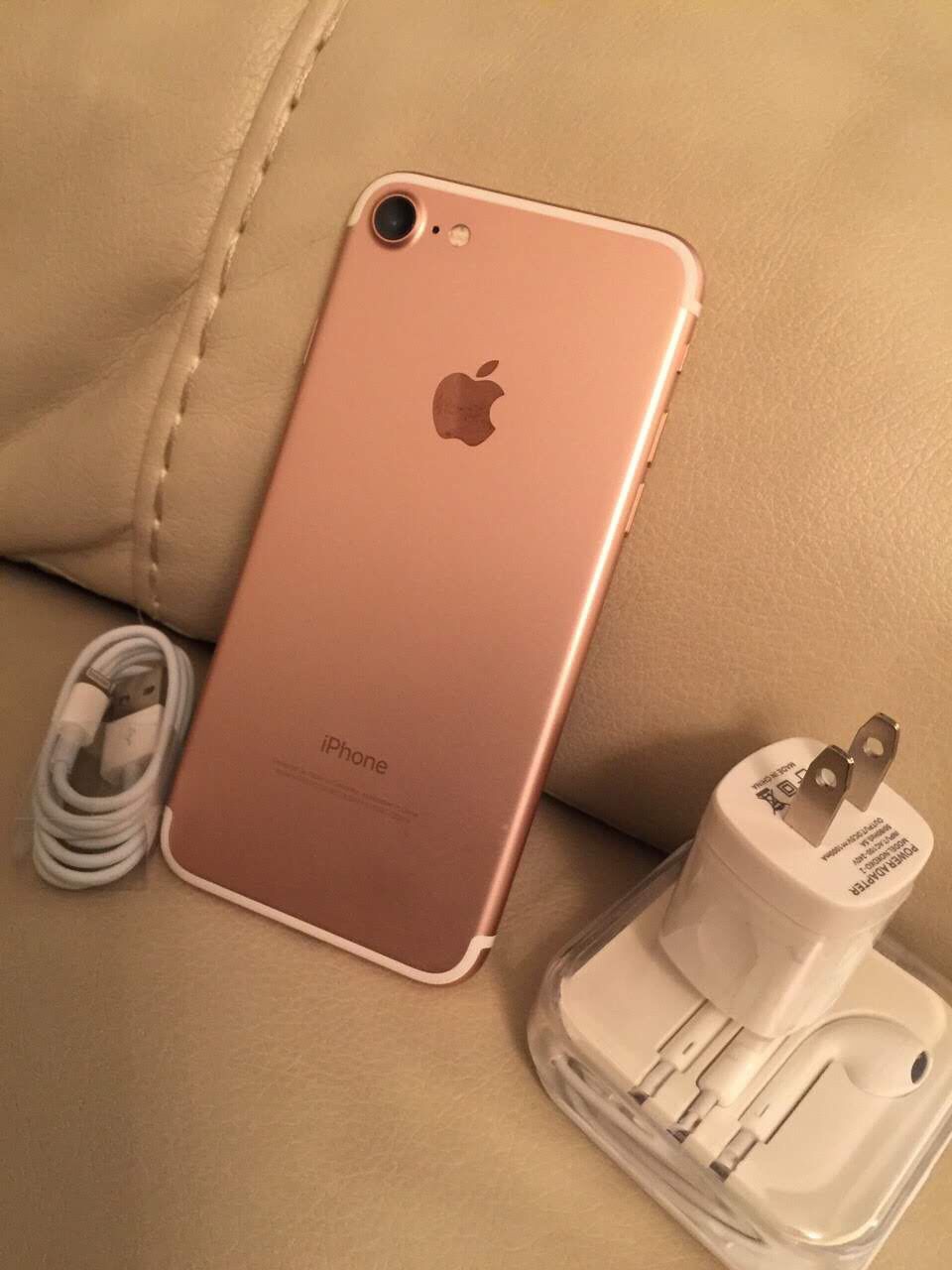iPhone 7 just like NEW & FACTORY UNLOCKED