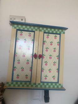 Wall cabinet