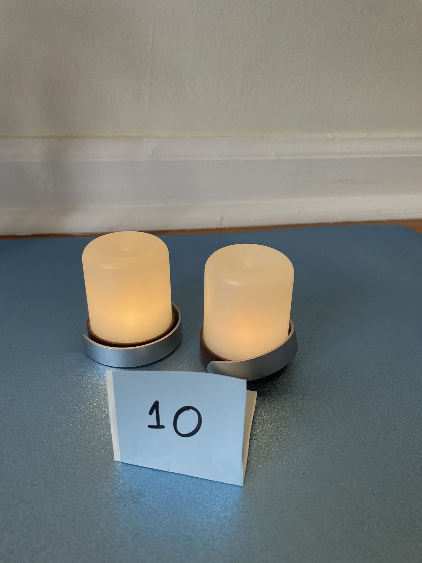 6 Battery-operated candles in different shapes