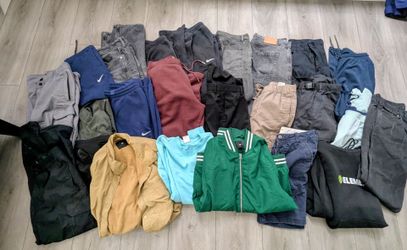 Lot of Men's Name Brand Name Clothing Jeans, Shirts, Hoodies, Sweatshirts mostly Medium (some size small)