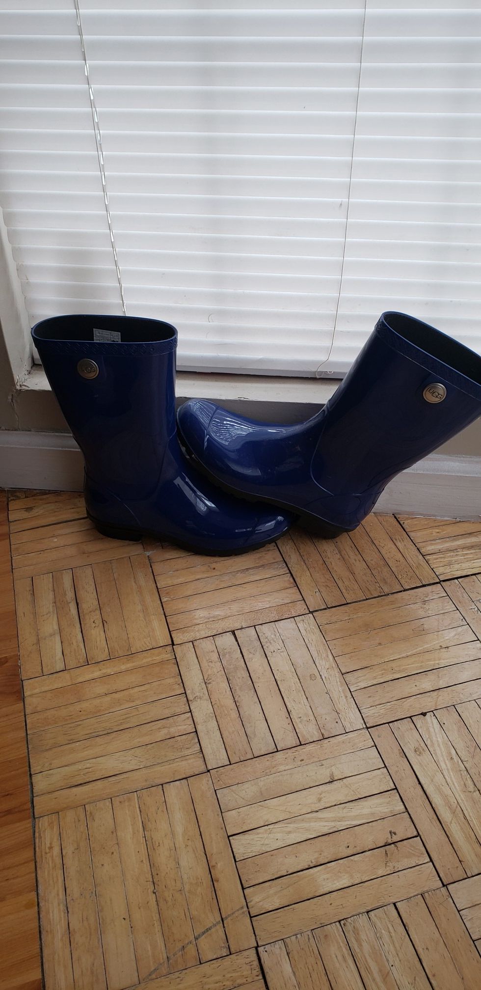 Uggs rain boots