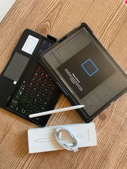 iPad Pro 11” (M2 chip / 2022 model) 4th Generation 128GB with  keyboard case and stylus pen
