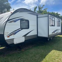 travel trailer 