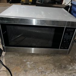 Sharp Carousel microwave 