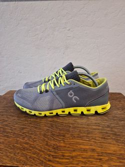 On Cloud X 3 Swiss Engineering Athletic Running Shoes
Men's Size US 9.5