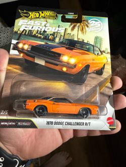 Hotwheels Premium F&F 1970 DODGE CHALLENGER R/T