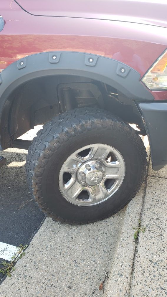 35x12.50r18LT Truck tires Was on F150