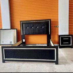 Queen Ashley Bed Set