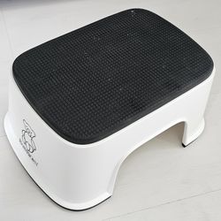 BabyBjorn Step Stool Black Potty Training Toddler Kid Baby Bjorn

From non smoking pet free home. Located near Beach Blvd and Kernan.