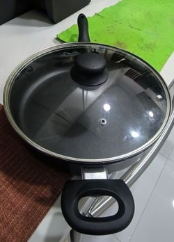 Non-Stick Wok Pan with Glass Lid