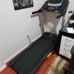 Folding 
Gold's Gym Trainer 430i Treadmill with iFit Bluetooth enabled