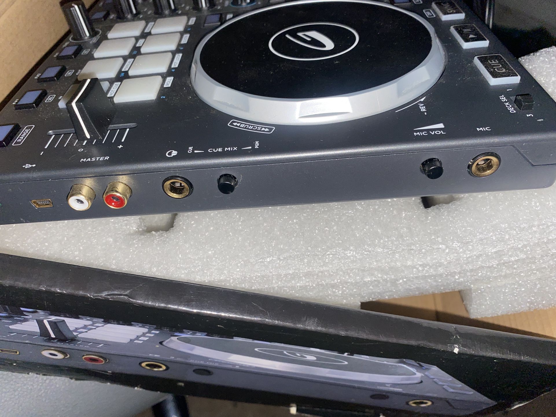 CDJ // turntable