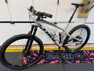 Trek Fuel EX 9.7 Carbon Fiber Mountain Bike