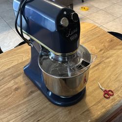 Luna 7 Commercial Mixer