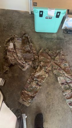 Medium regular size Army flame resistant uniform