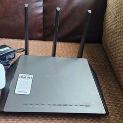 NETGEAR ROUTER AND EXTENDER