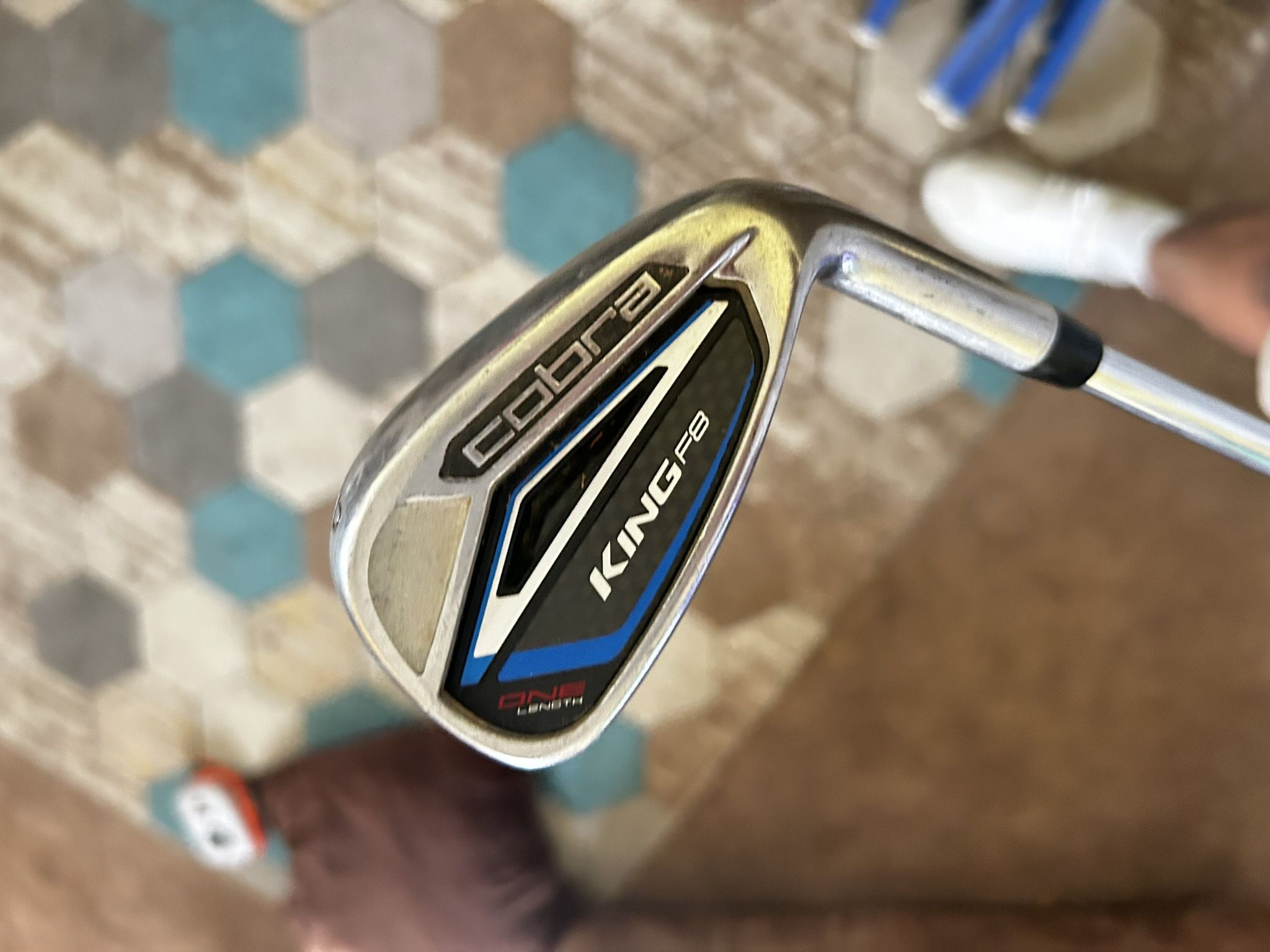 Cobra King F8 One Length Iron Set (4-GW) + Titleist Vokey Wedge