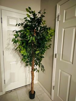 Artificial tree 6 ft