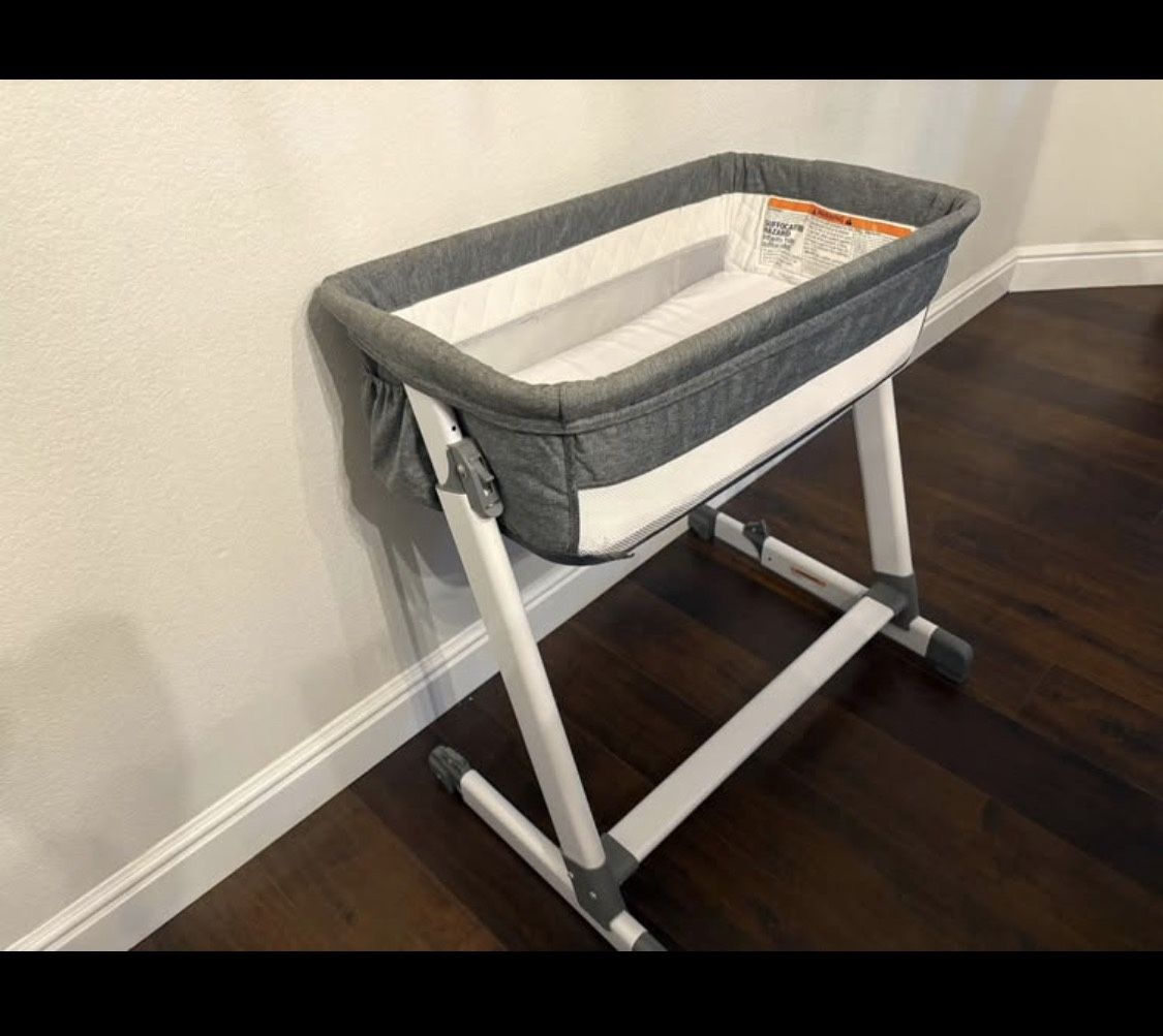 Simmons Baby Bassinet