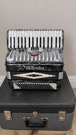 34 Teclas Acordeon Italiano como nuevo