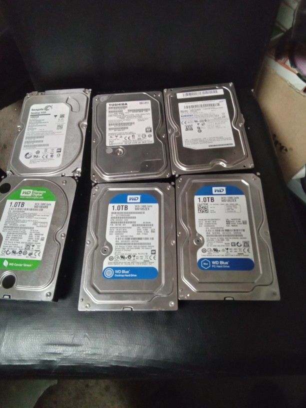Lot 6 Hard Drive 1TB Sata 3.5 Tested And Wiped
Hitachi (1) Seagate (2) Western Digital (3)