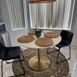 Round Dining Table 39”