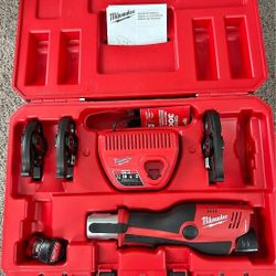 Milwaukee M12 Force Logic Press 