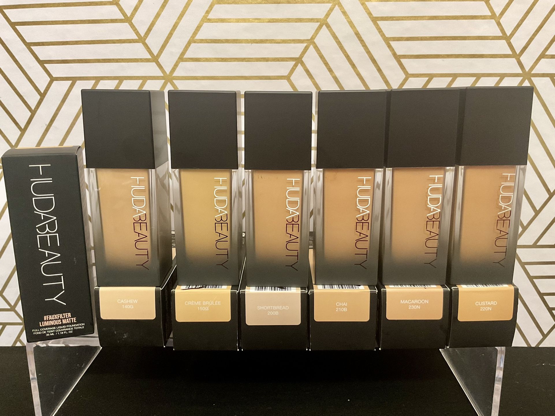 HudaBeauty Luminous Matte liquid Matte Foundation