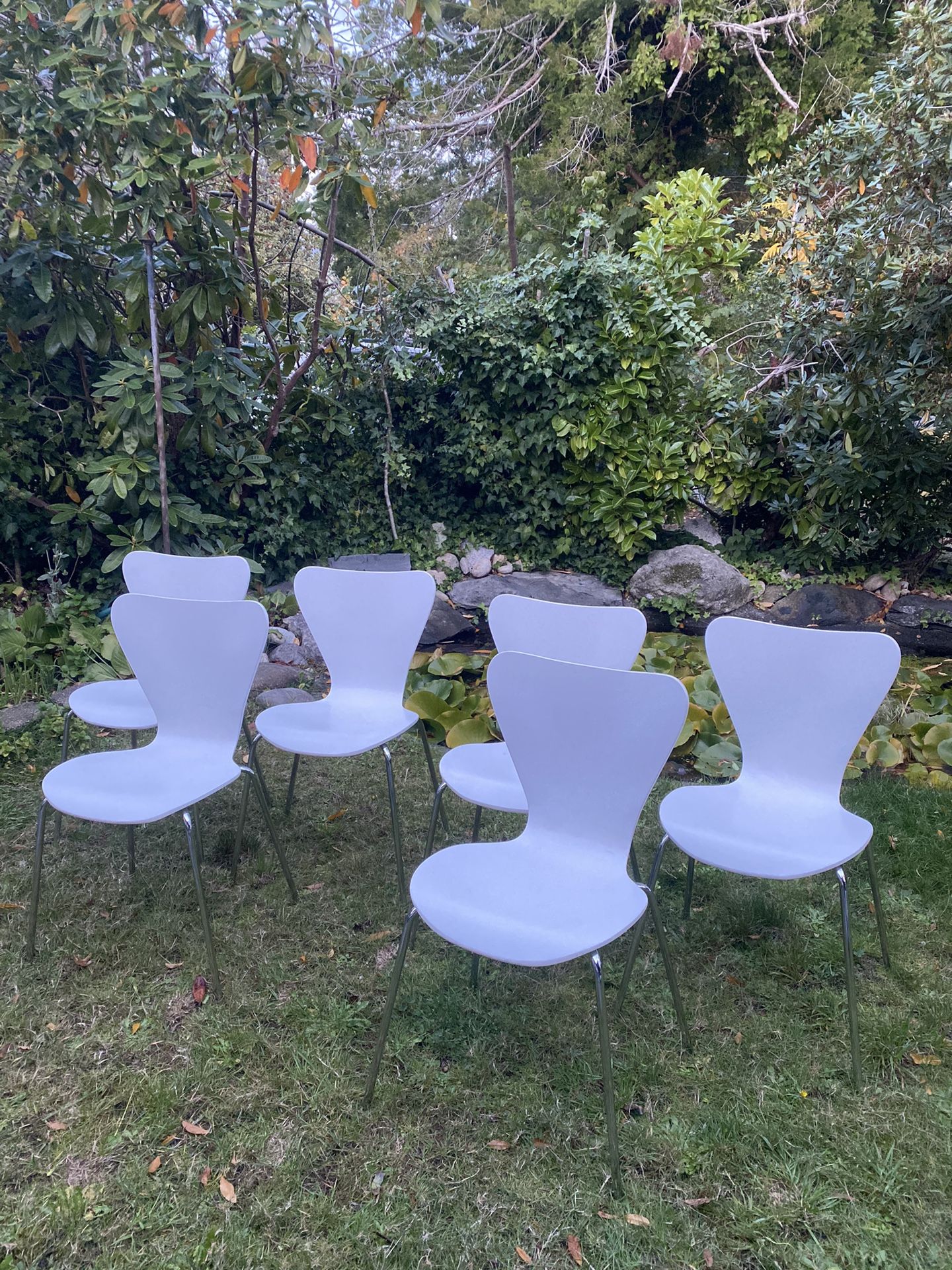 White Bent Wood Stackable Chairs And Barstools With Metal Legs
