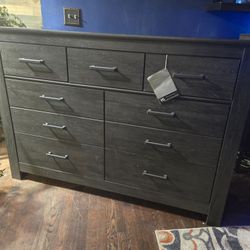 Brinxton Black Dresser 