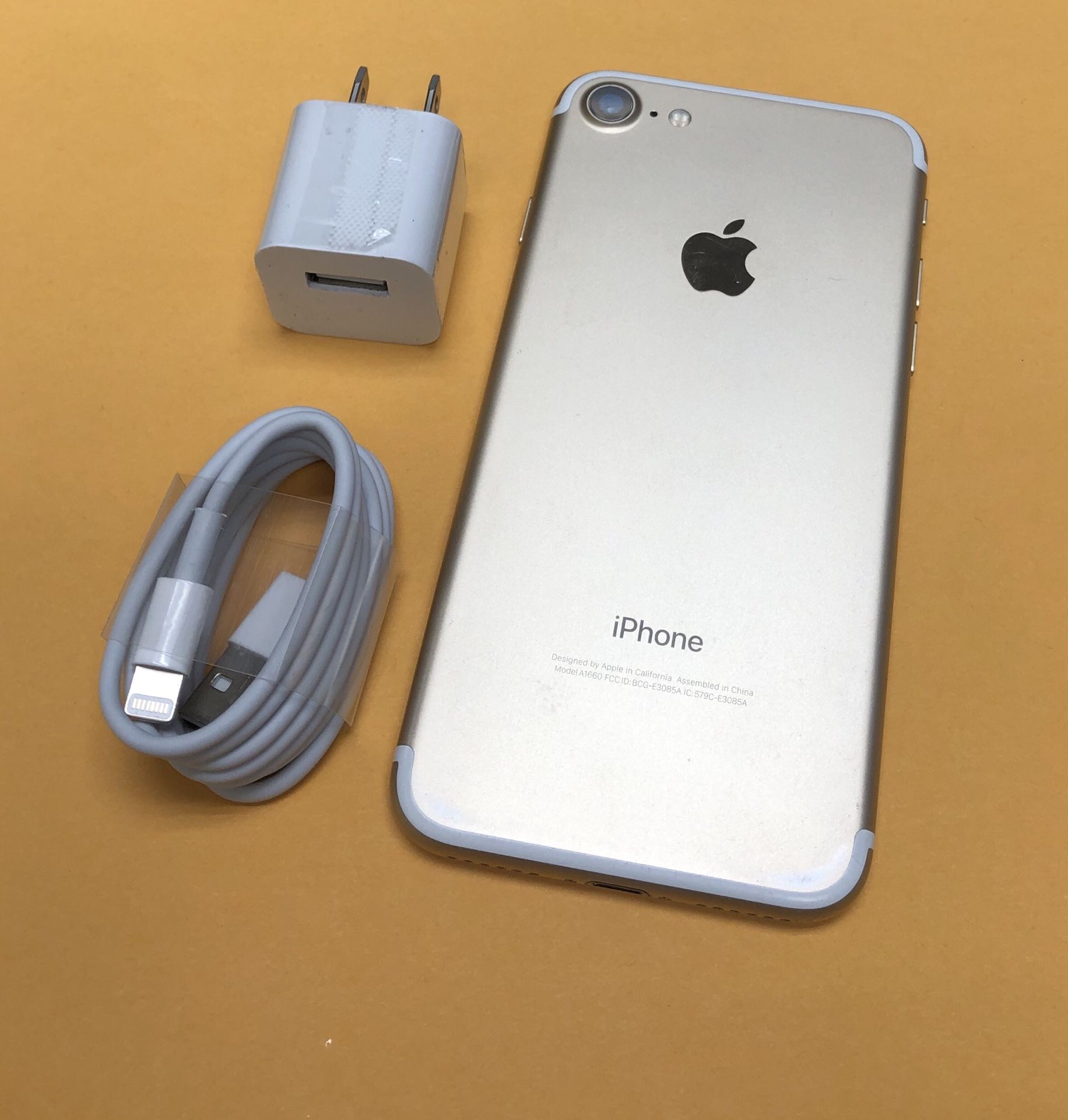 iPhone 7 128GB Factory Unlocked Gold