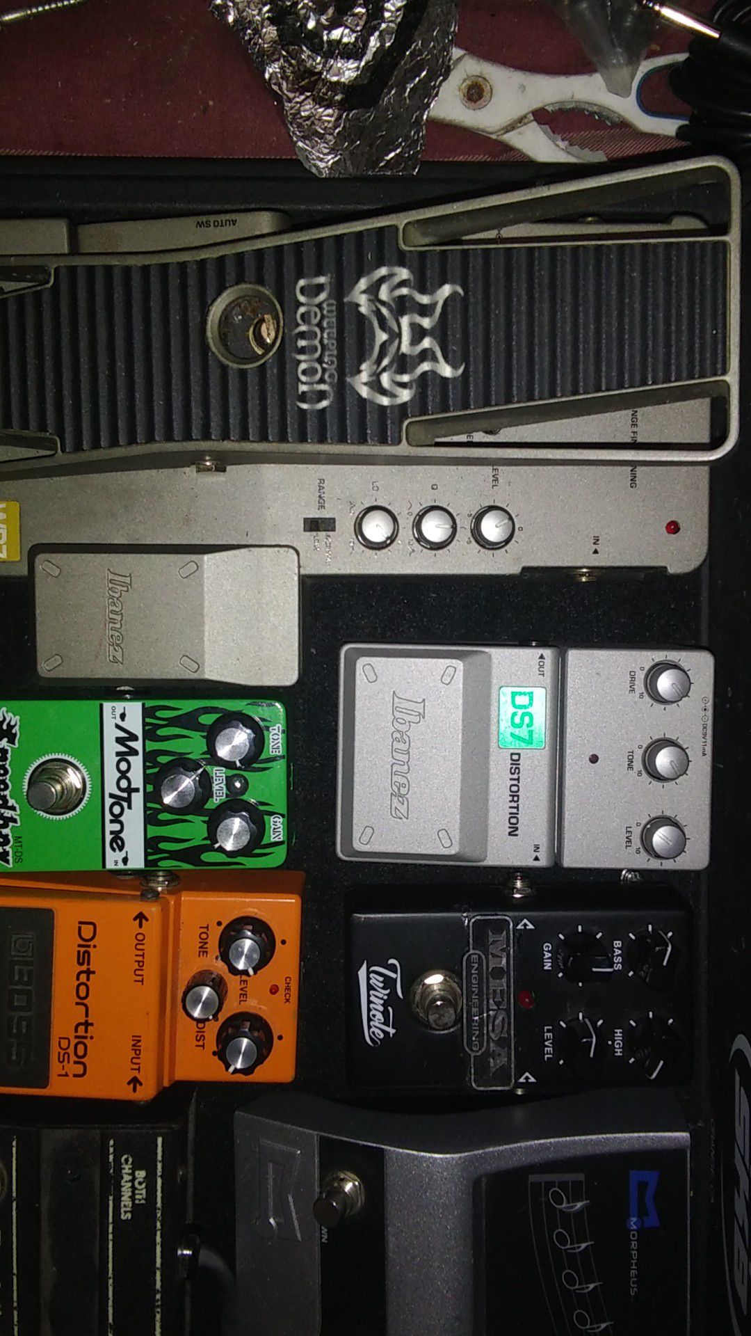 GUITAR FX//EFFECTS PEDALS & XL SKB POWERED PEDALBOARD, MARSHALL PDLS, (3 have sold, BOOGIE, ds1, Randall. Replaced w marshal pedals)