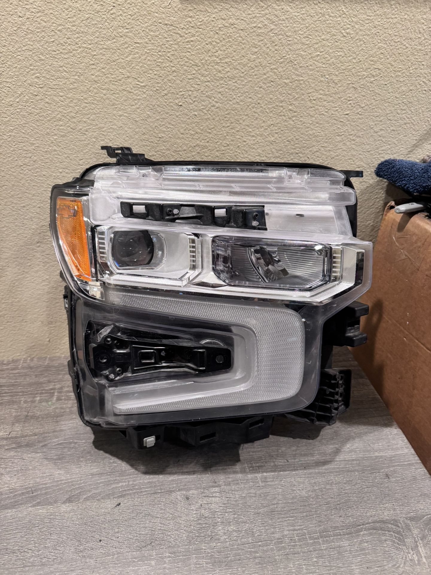 2022 To 2025 CHEVY SILVERADO RH HEADLIGHT LED