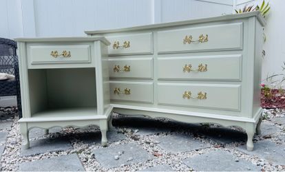 French provincial dresser with 6 drawers and one matching nightstand
