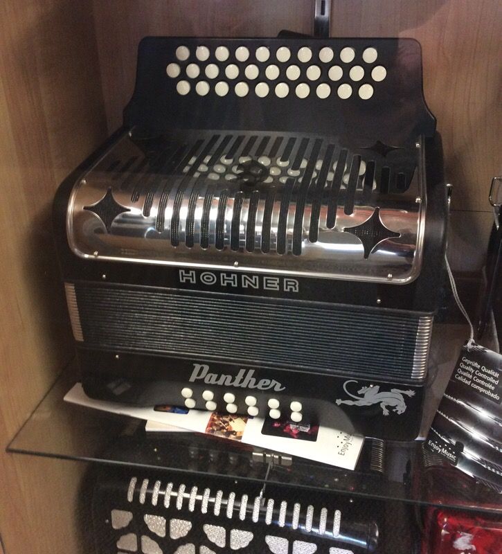 Hohner Panther new Nuevo pantera $525 sale accordion acordeon for Sale in  Downey, CA - OfferUp