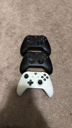 3 Xbox One remotes
