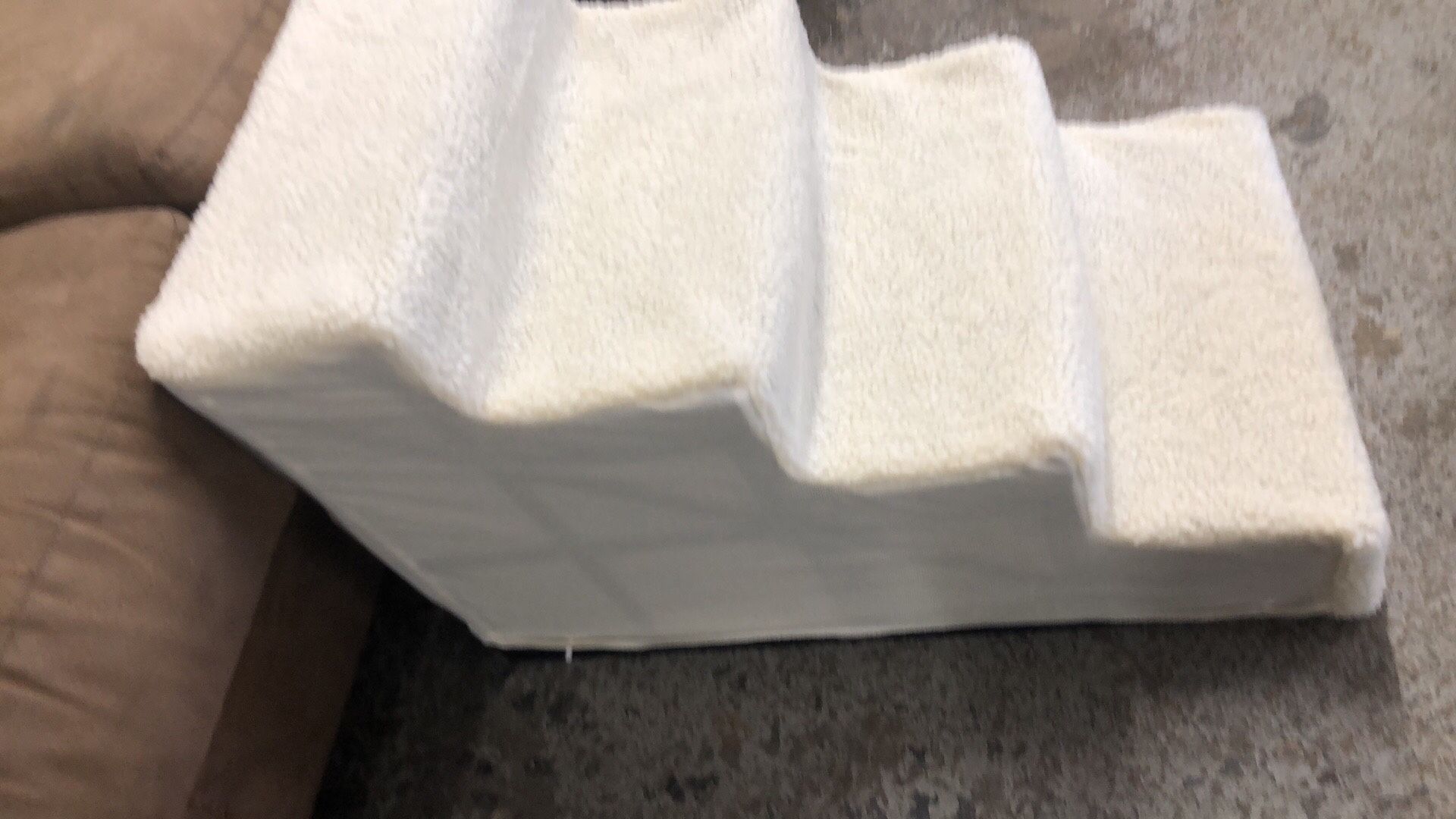 29”Lx14”wx16”h Pet Step