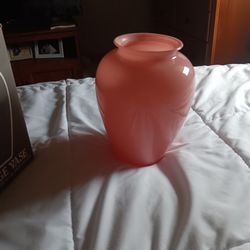 Beautiful IRIS VINTAGE VASE 