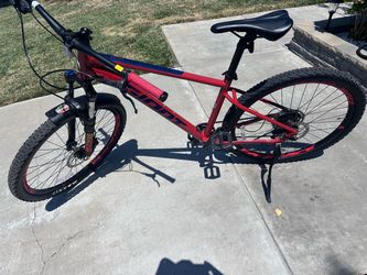 Giant Talon 27.5 Mountain Bike – Medium