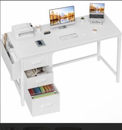 Computer desk
