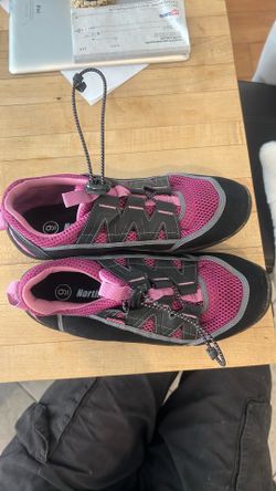 Northside Water Shoes Size 9